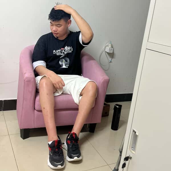 河北26岁单身帅哥真诚找对象-武汉征婚相亲网