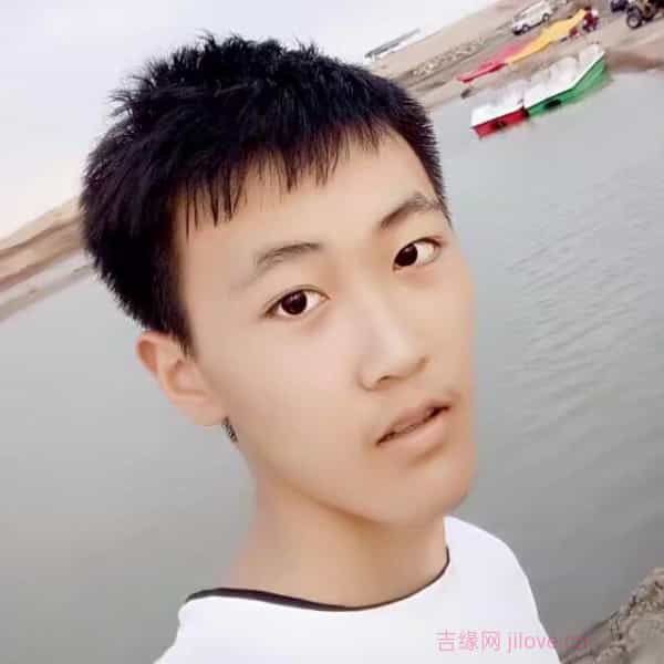 河南24岁单身帅哥真诚找对象-武汉征婚相亲网